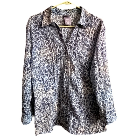 Laura Scott Tops - Laura Scott Gray 3/4 Sleeve Button Down Shirt